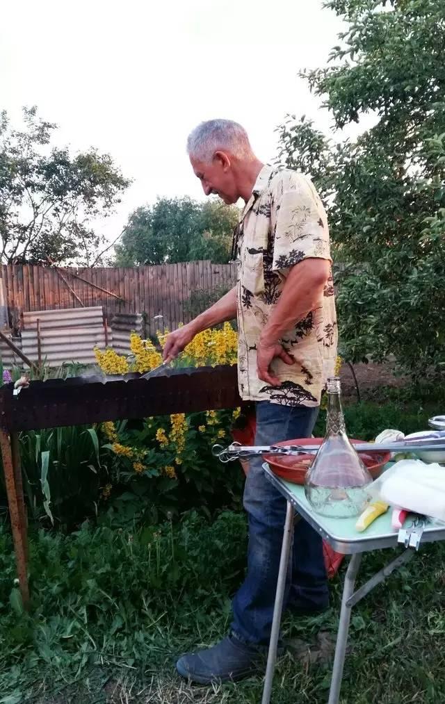 其实这是一个偷拍帅哥的白夜之行