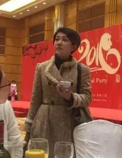“鸡爪女”改在地铁吃麻辣烫，可能是炒作，别再理她了