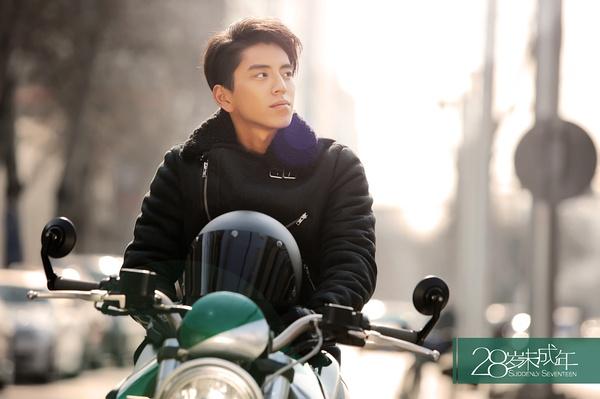 张艺谋女儿张末处女作《28岁未成年》：我乐意喝下这碗鸡汤