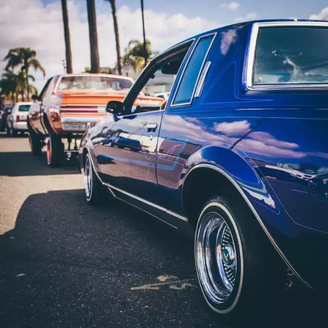 男人都想尝试这辆车，只不过一般人基本买不到