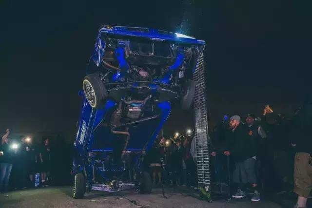 男人都想尝试这辆车，只不过一般人基本买不到