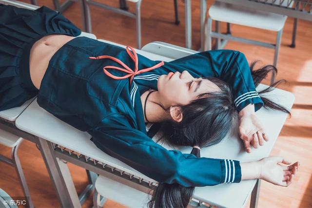 小说：她在公司闹出绯闻，走进总裁办公室后，竟然还被升职了