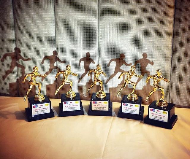 首百：Vibram HK100 伤残“兮兮 加油”抱得最后一个银人归