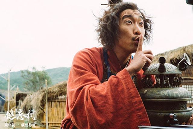 “污妖王”费玉清演唱魔性新歌《嘿嘿嘿》，助力电影《健忘村》