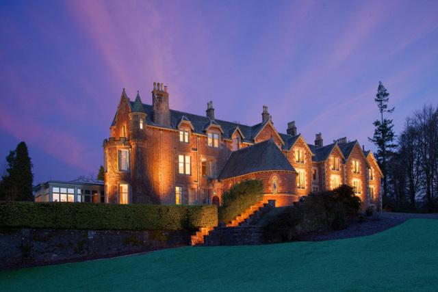 成功睡进明星“家”里去，我有门路！