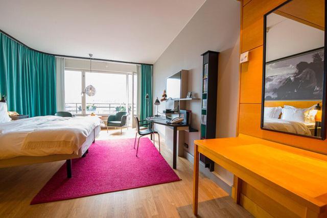 成功睡进明星“家”里去，我有门路！