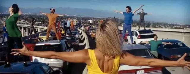 看了这个解读我感觉自己白刷了《爱乐之城》