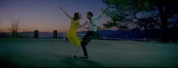 看了这个解读我感觉自己白刷了《爱乐之城》