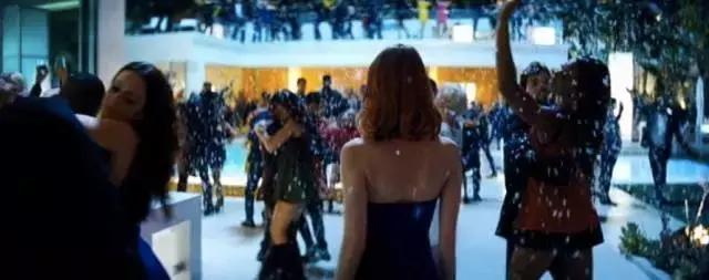 看了这个解读我感觉自己白刷了《爱乐之城》