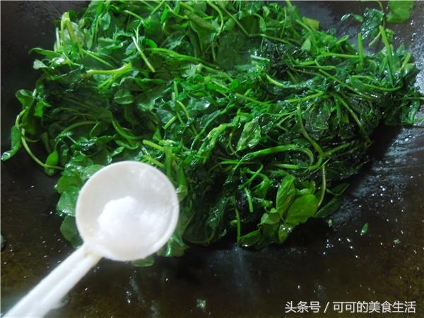 春天多吃“草”，清肠瘦身，炒得好吃是关键