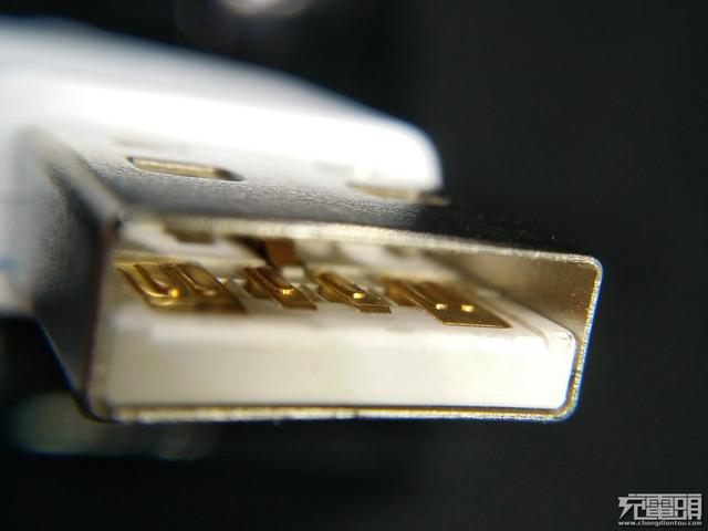 vivo一条数据线凭啥卖这么贵 用放大镜来看