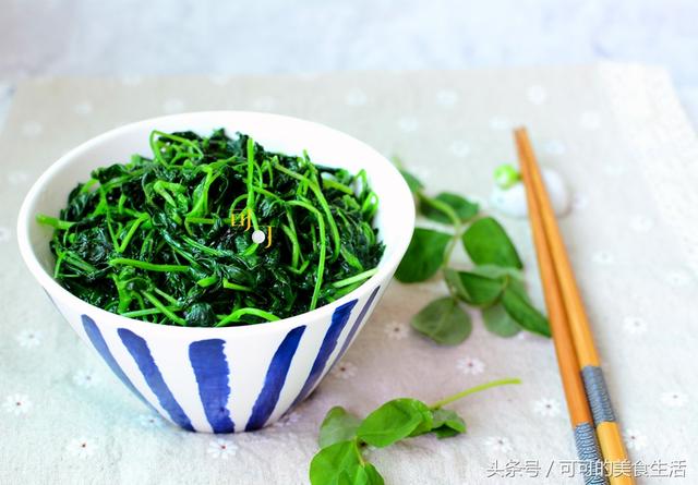 草头怎么炒好吃（春天多吃草）
