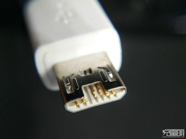 vivo一条数据线凭啥卖这么贵 用放大镜来看