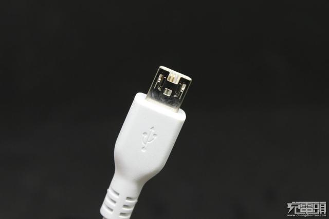 vivo一条数据线凭啥卖这么贵 用放大镜来看