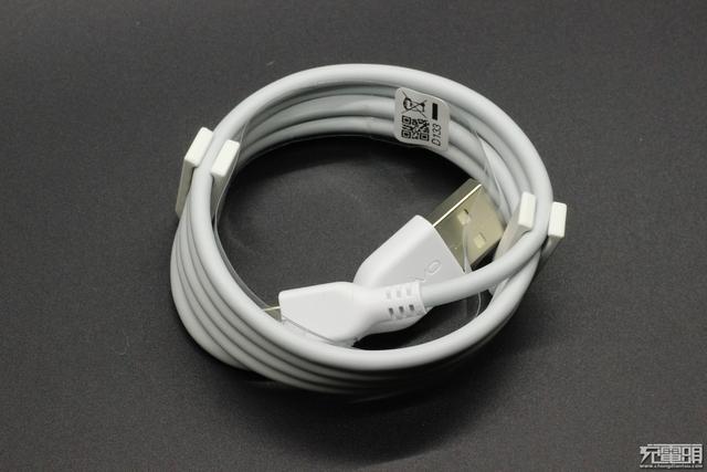 vivox9plus手机参数（VIVO双引擎闪充的秘密 X9 Plus原装线上手评测）