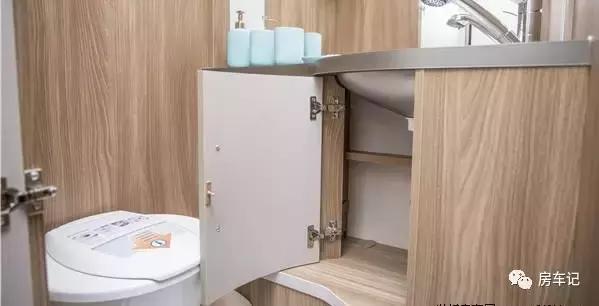 国产拖挂式房车那家强_拖拽式房车_宾士盾495拖挂房车