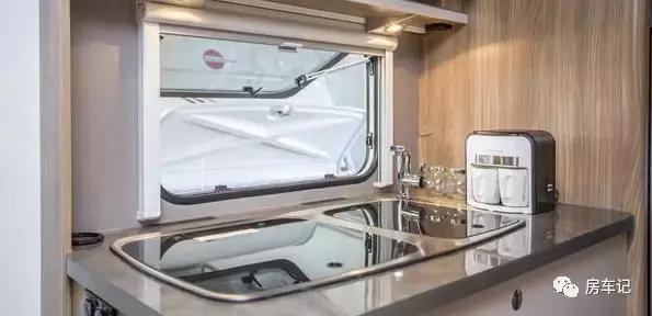 拖拽式房车_宾士盾495拖挂房车_国产拖挂式房车那家强