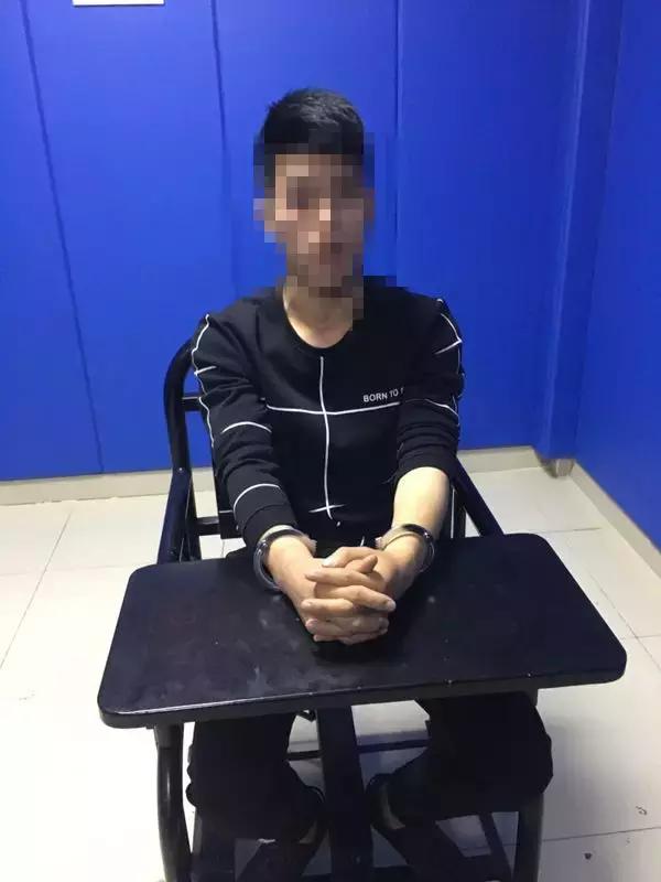 佩戴首饰的你请看进来