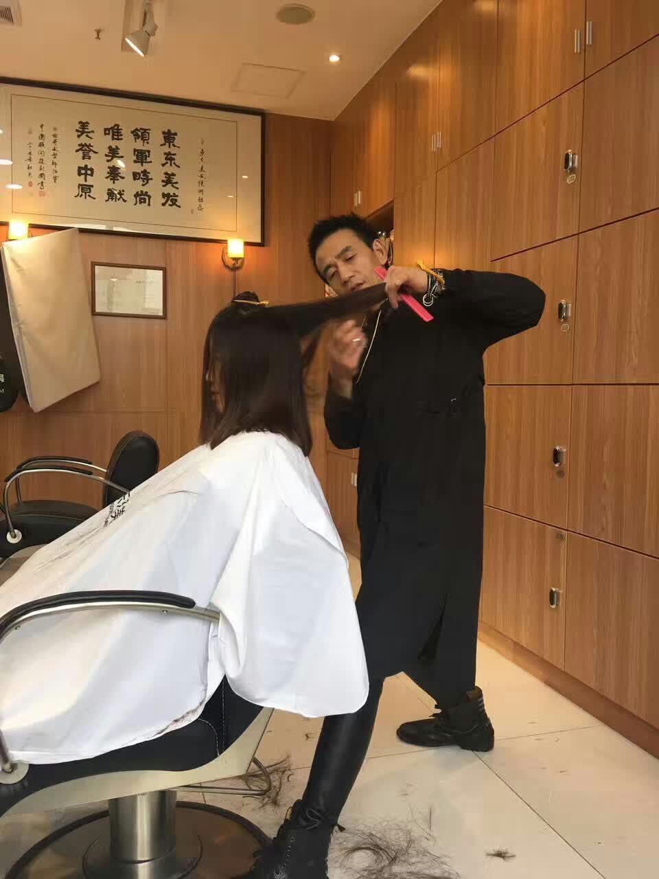 东东美发学院侯明 全球首创发型风水美学让发型更顺风顺水188