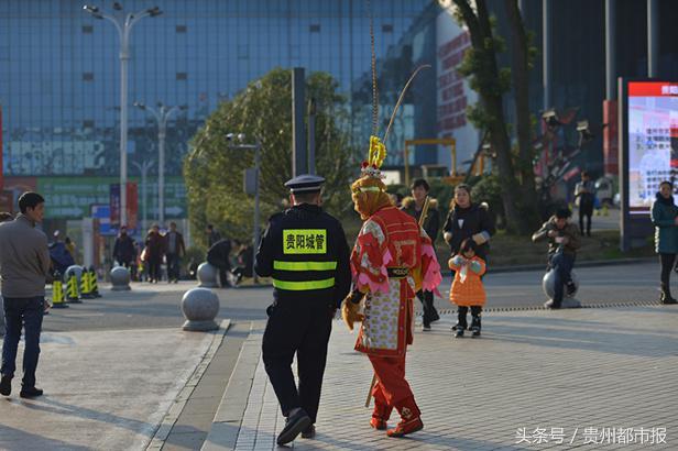 飞在天上的“贪食蛇”