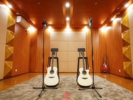 要逆天!炫酷吉他指弹伴奏版本的《红豆》,你一定没听过!