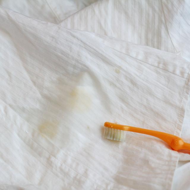 我们试了N种方法，发现白衣服这样洗最有用