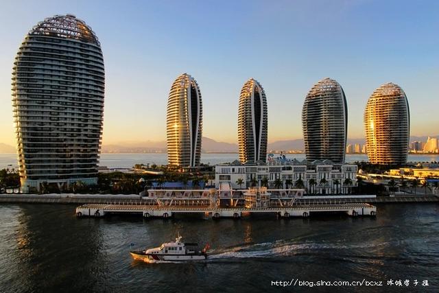 三亚凤凰岛在哪里（知道东方迪拜海上度假天堂在哪吗三亚凤凰岛）