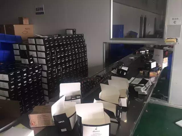 你往嘴上涂的资生堂、NARS、伊蒂之屋可能是假的！制作过程看吐了