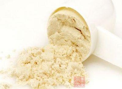 乳清蛋白粉的功效与副作用（蛋白粉的危害 别再狼吞虎咽蛋白粉）