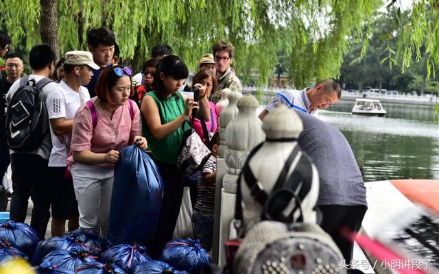 实拍：什刹海佛教放生仪轨