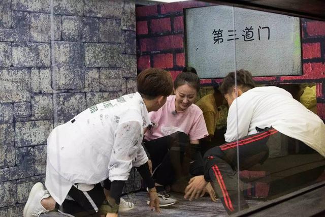 《疯狂的麦咭4》左小青化身暖心妈妈，符龙飞自带破解攻略~