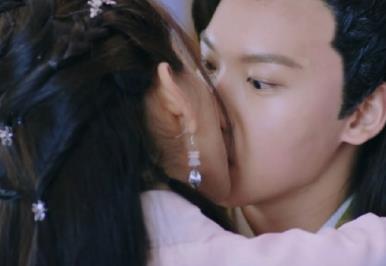 《双世宠妃》剧情高甜，霸道王爷爱上调皮王妃，姨母笑停不下来！