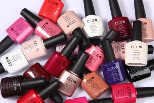 甲油胶和指甲油区别有什么(甲油胶和指甲油的区别)