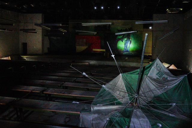 一座荒废16年的梦幻乐园