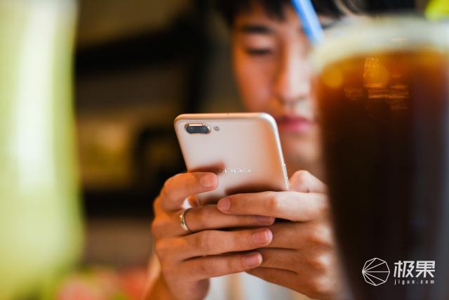 妹子们最爱的OPPO R11，实际体验远超预期，刮目相看