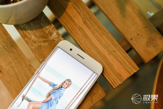 妹子们最爱的OPPO R11，实际体验远超预期，刮目相看