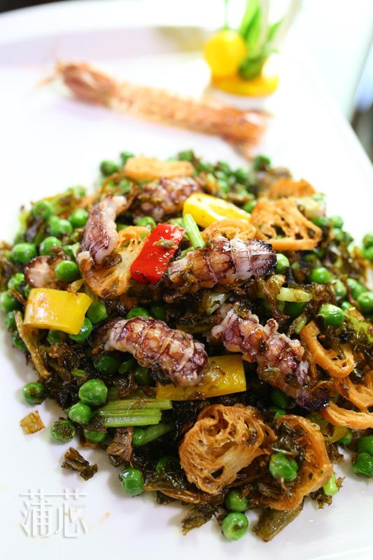 花胶瑶柱鸡脚炖龙骨 2026年花胶瑶柱炖鸡脚用的什么材料 花胶瑶柱鸡脚炖龙骨 2026年花胶瑶柱炖鸡脚用的什么材料