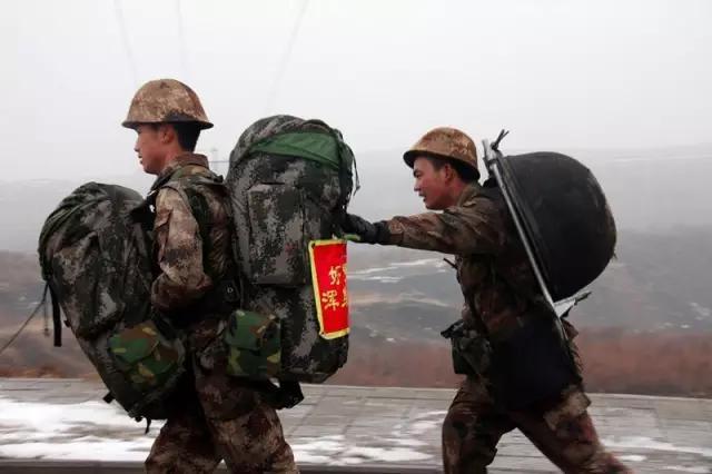 怎么理解背锅的意思（为啥要叫军人为兵锅锅）