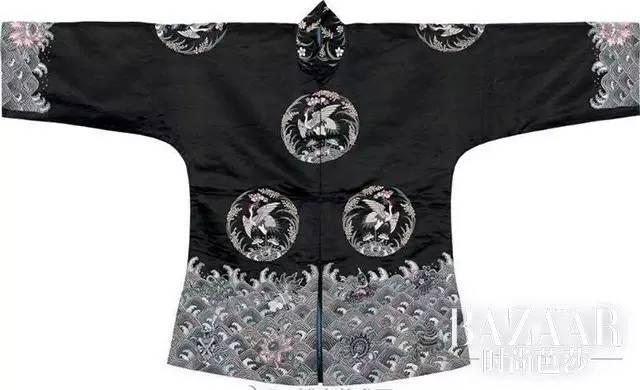 中国服饰专栏|范冰冰穿过的中国鹤，到底象征着什么？
