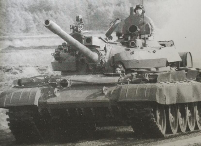 别看T-54和T-55长得一样，两者可不是一回事，专门打核大战的坦克