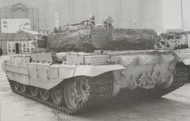 别看T-54和T-55长得一样，两者可不是一回事，专门打核大战的坦克