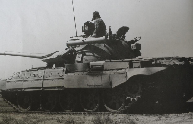 别看T-54和T-55长得一样，两者可不是一回事，专门打核大战的坦克
