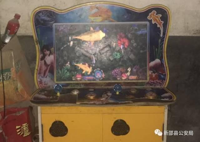 双人捕鱼机版本大全（他们偷偷玩什么游戏）