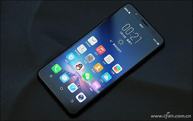 2998元的全面屏新秀到底值不值？vivo X20评测体验