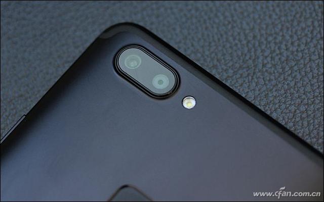 2998元的全面屏新秀到底值不值？vivo X20评测体验