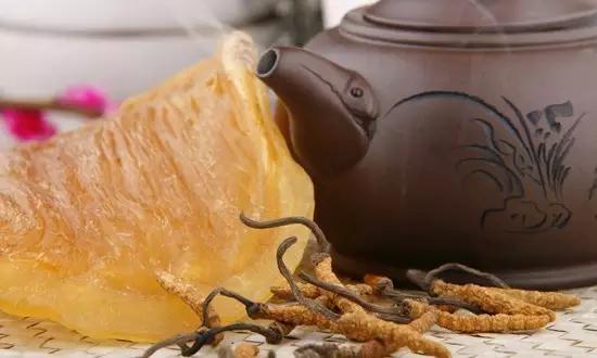 花胶补气血 男人 2025年花胶补气血 男人能吃吗