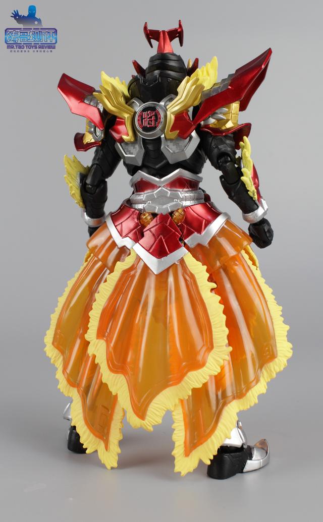 涛哥测评 国产良心《铠甲勇士捕将》卡魄&战帅进化版