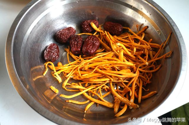 女人喝鸽子汤的好处 2026年女人喝鸽子汤的好处和坏处