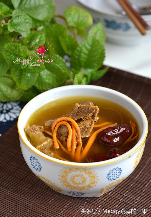 女人喝鸽子汤的好处 2026年女人喝鸽子汤的好处和坏处