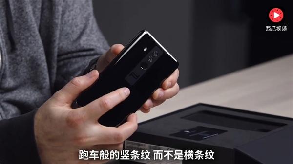 老外辣评华为Mate 10 Pro 还有保时捷限量版：看一眼就中毒